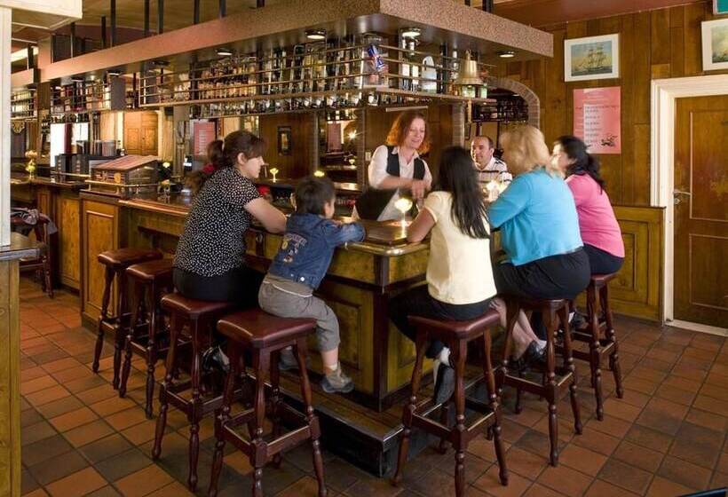 בית מלון כפרי Atlas Village Brielle