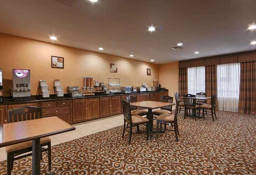 Отель Best Western Bastrop Pines Inn