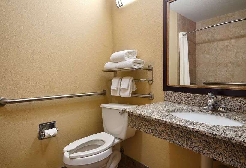 Отель Best Western Bastrop Pines Inn