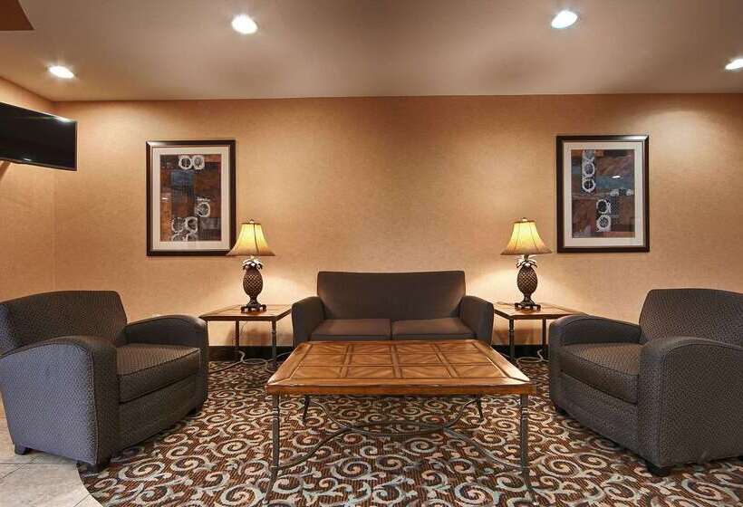 Отель Best Western Bastrop Pines Inn