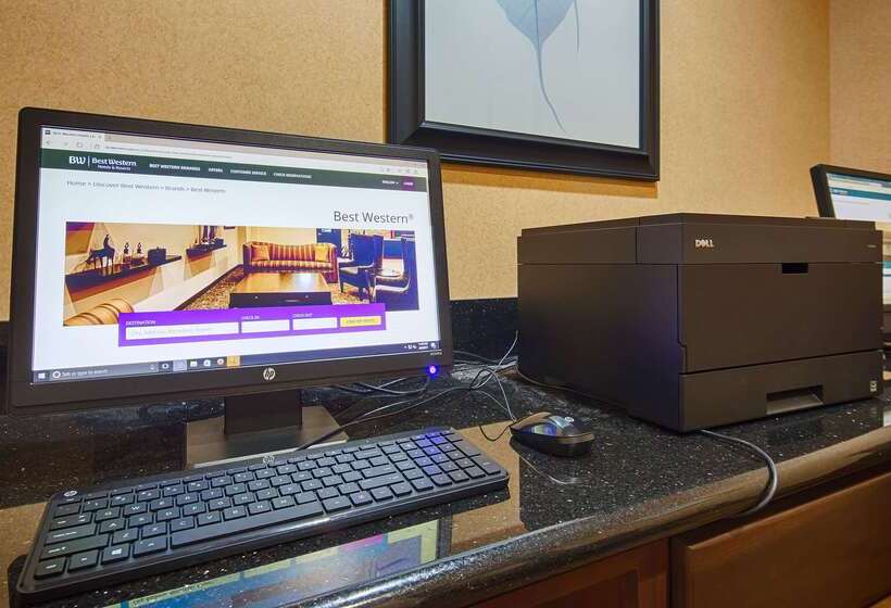 Отель Best Western Bastrop Pines Inn