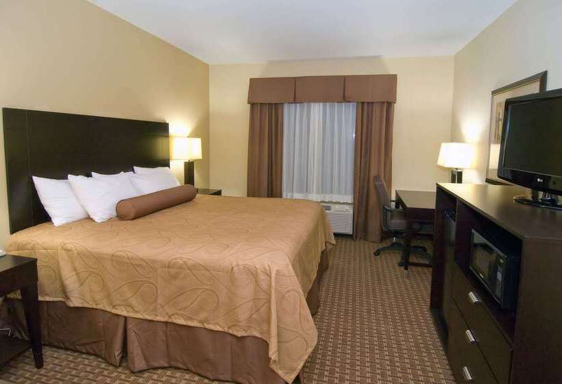 Отель Best Western Bastrop Pines Inn