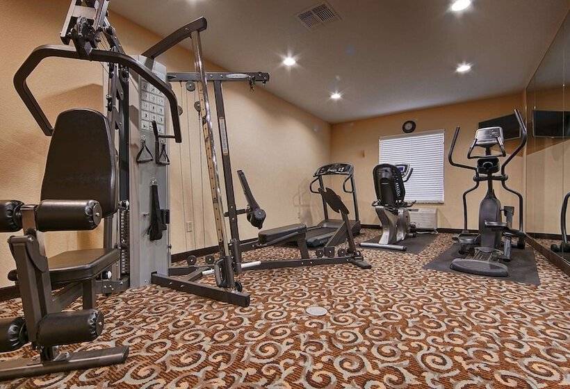 Отель Best Western Bastrop Pines Inn