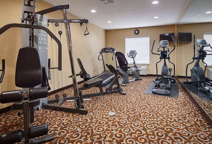 Отель Best Western Bastrop Pines Inn