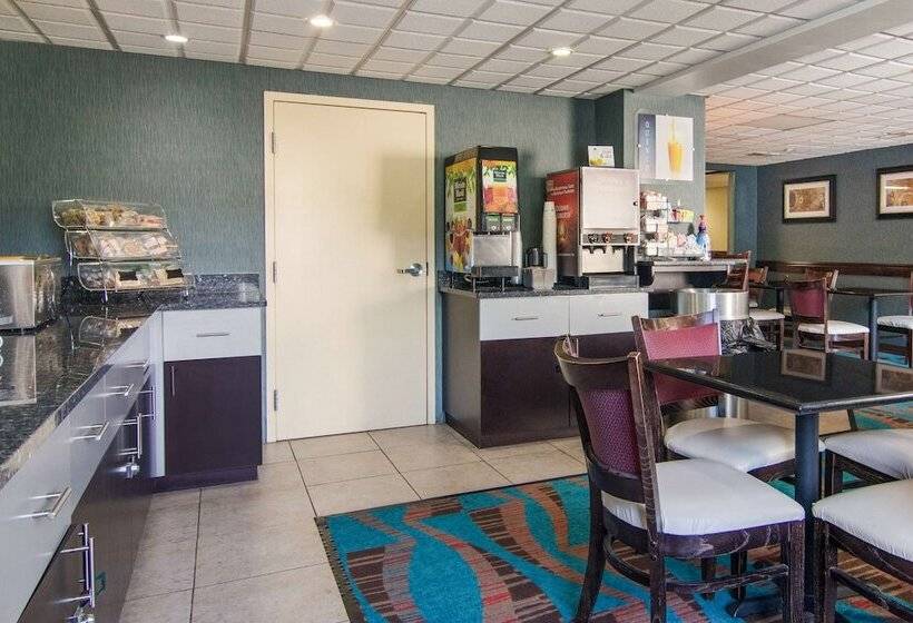 فندق Best Western Dutch Valley Inn