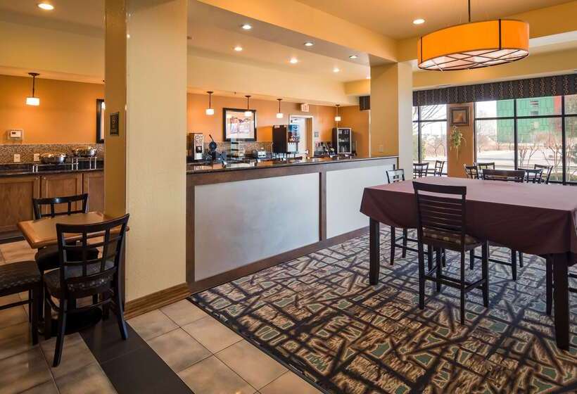 فندق Best Western Plus Christopher Inn And Suites