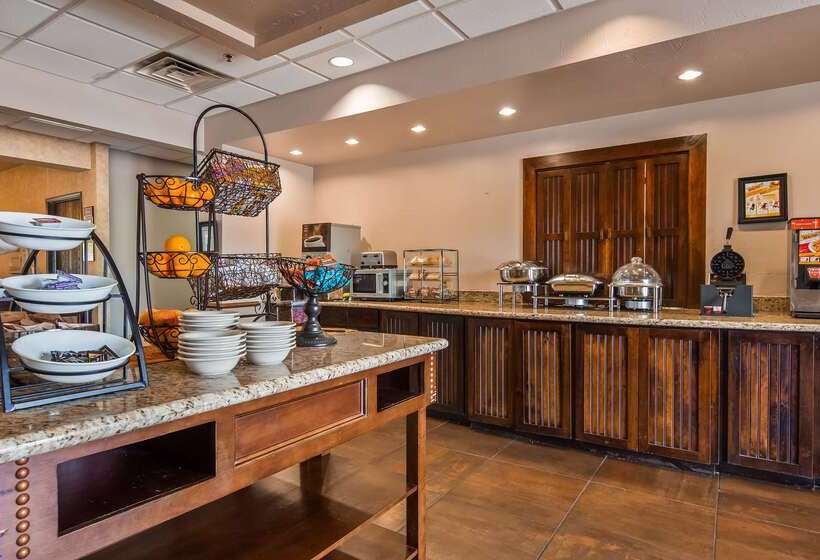Best Western Plus Cimarron Hotel & Suites