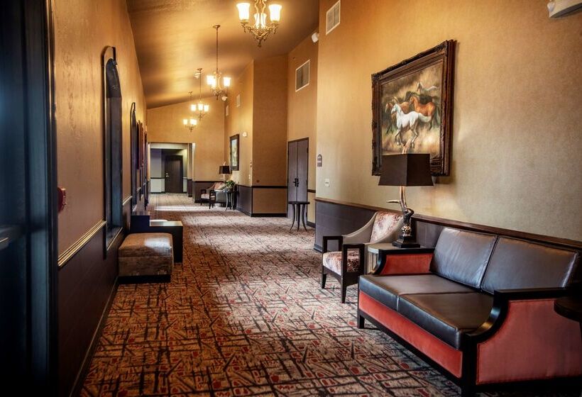 Best Western Plus Cimarron Hotel & Suites