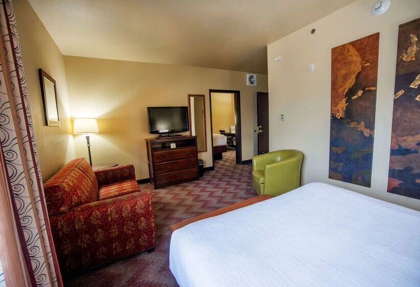 Best Western Plus Cimarron Hotel & Suites