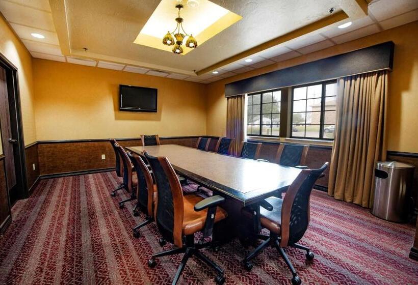 Best Western Plus Cimarron Hotel & Suites