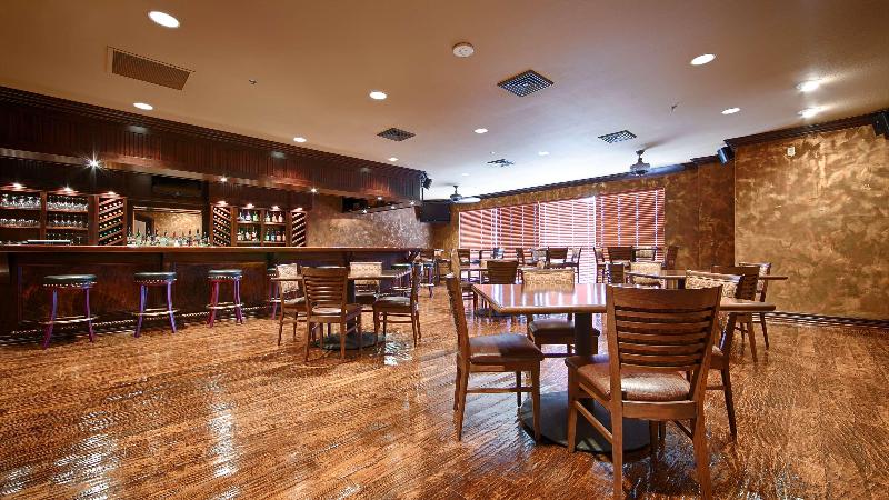 Best Western Plus Cimarron Hotel & Suites