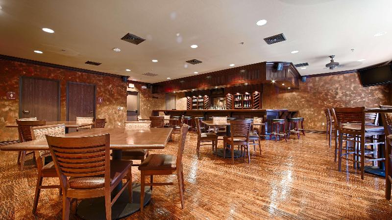 Best Western Plus Cimarron Hotel & Suites