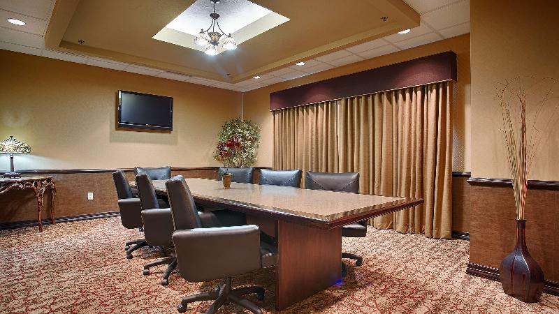 Best Western Plus Cimarron Hotel & Suites