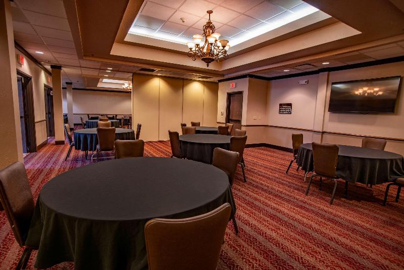 Best Western Plus Cimarron Hotel & Suites