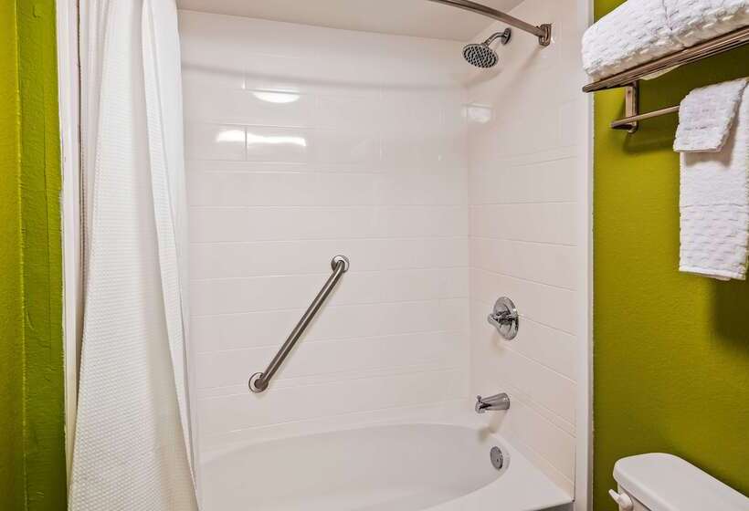 בית מלון כפרי Best Western Plus Gen X Inn