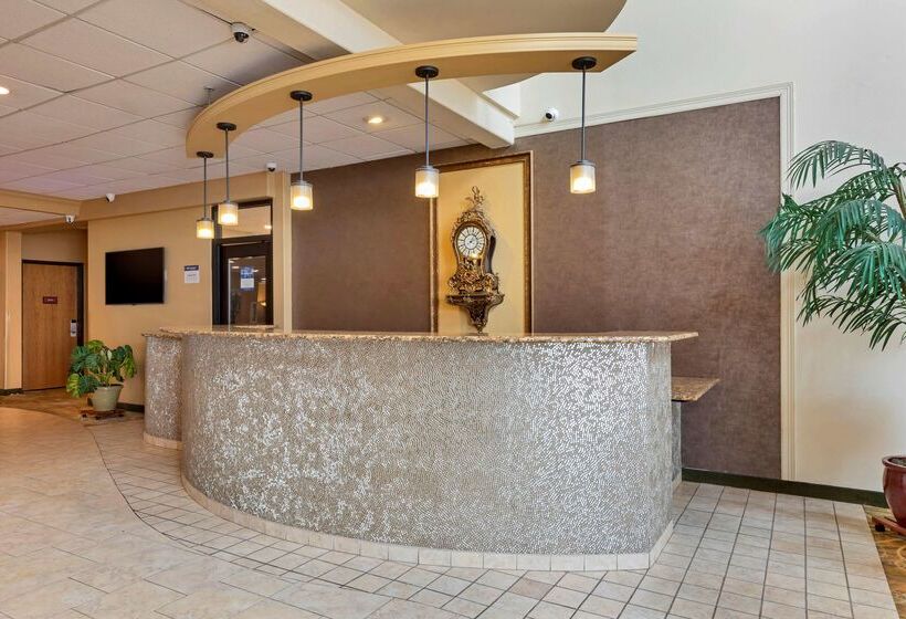 Best Western Plus Swiss Chalet Hotel & Suites