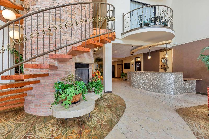 Best Western Plus Swiss Chalet Hotel & Suites