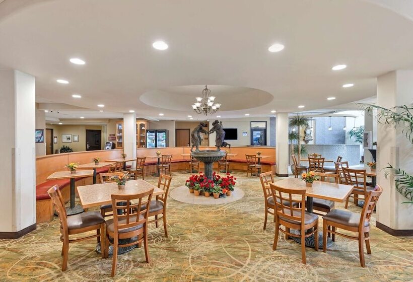 Best Western Plus Swiss Chalet Hotel & Suites