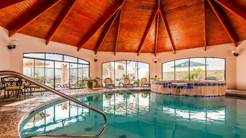 Best Western Plus Swiss Chalet Hotel & Suites