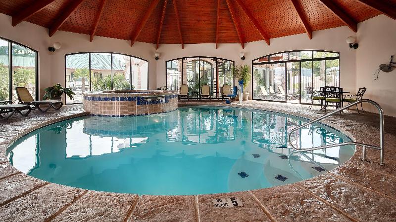 Best Western Plus Swiss Chalet Hotel & Suites