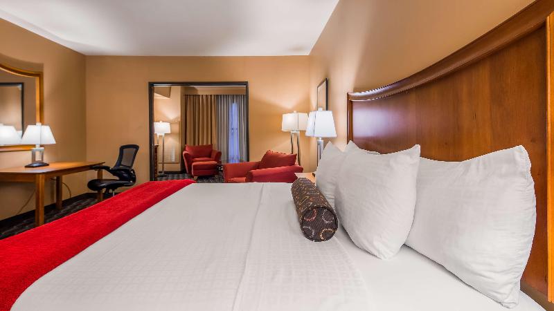 Best Western Plus Swiss Chalet Hotel & Suites