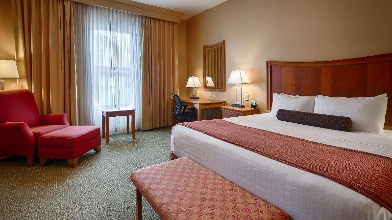 Best Western Plus Swiss Chalet Hotel & Suites