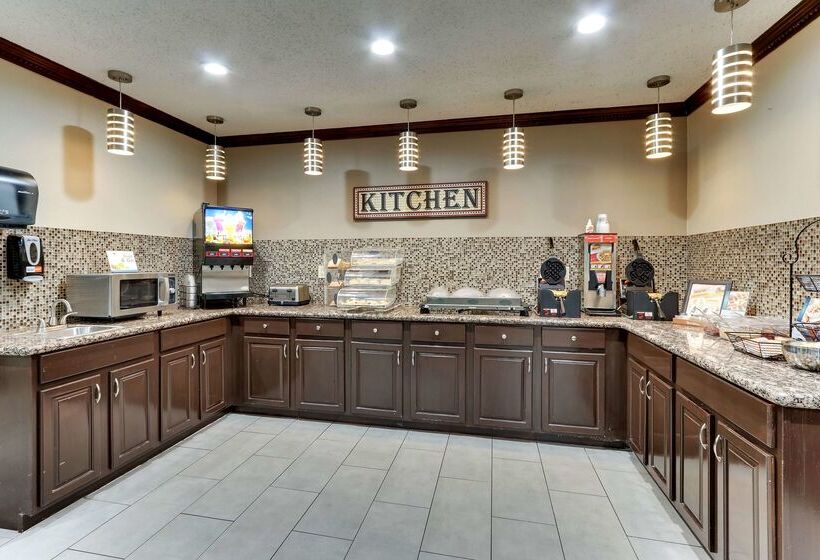 فندق Best Western Plus University Inn & Suites