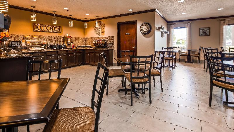 فندق Best Western Plus University Inn & Suites