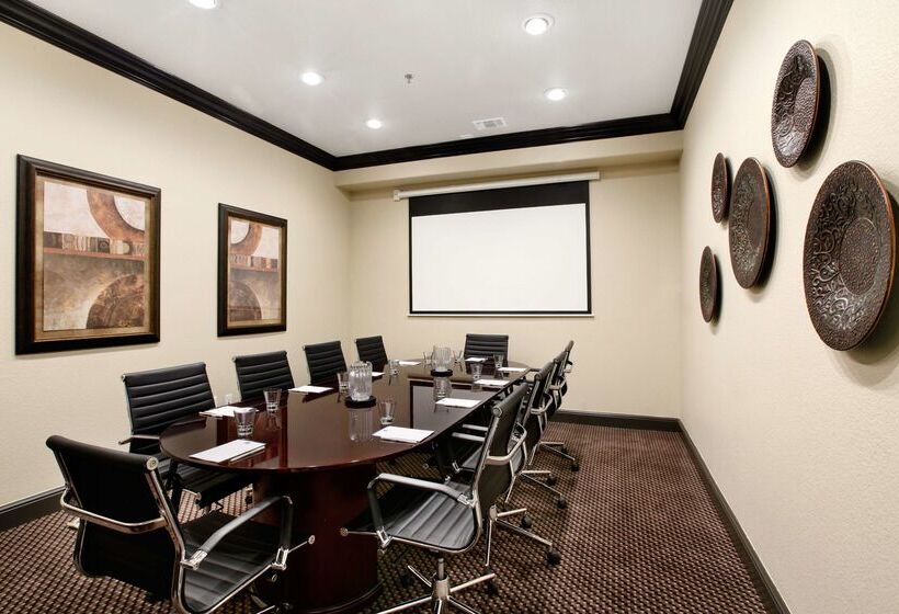 בית מלון כפרי Best Western Premier Crown Chase Inn & Suites