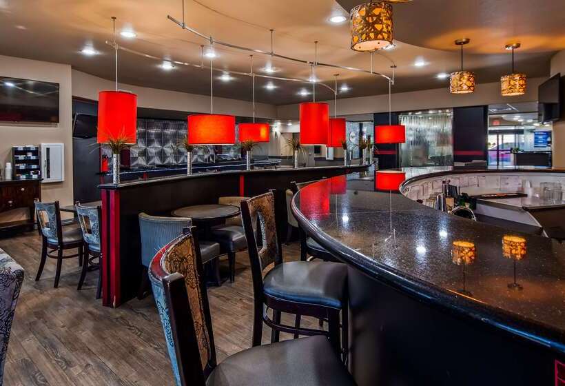 Отель Best Western Premier Crown Chase Inn & Suites