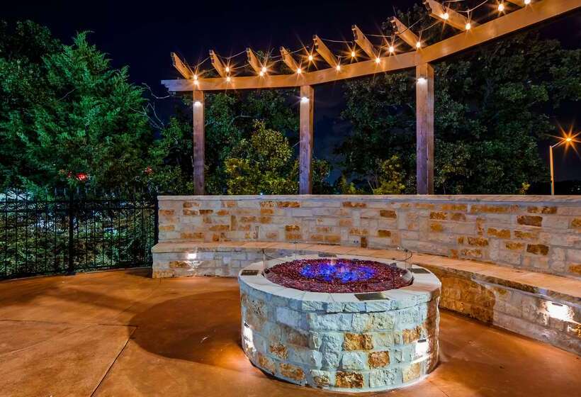 Отель Best Western Premier Crown Chase Inn & Suites