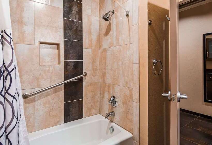 Отель Best Western Premier Crown Chase Inn & Suites