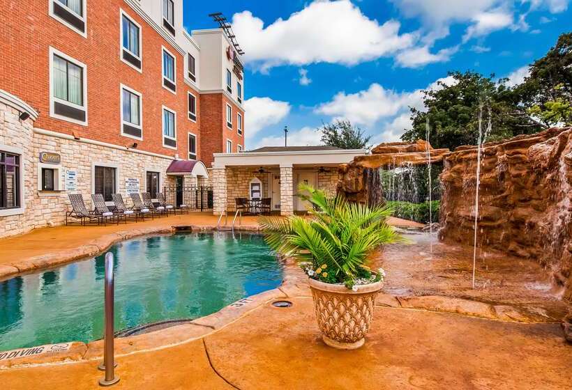 Отель Best Western Premier Crown Chase Inn & Suites