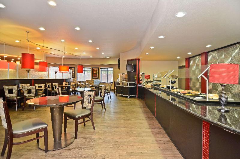 Отель Best Western Premier Crown Chase Inn & Suites