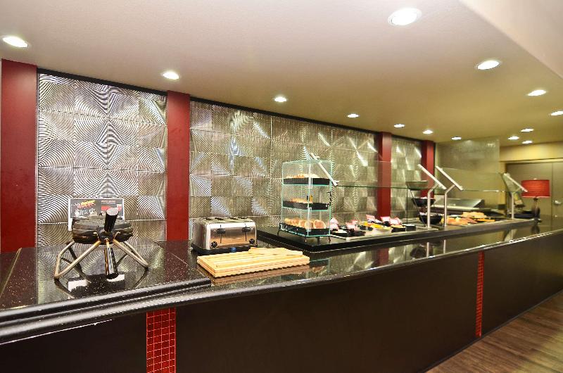 בית מלון כפרי Best Western Premier Crown Chase Inn & Suites