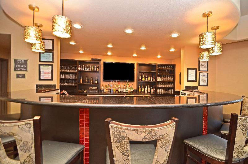 בית מלון כפרי Best Western Premier Crown Chase Inn & Suites