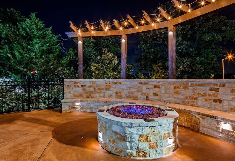 בית מלון כפרי Best Western Premier Crown Chase Inn & Suites