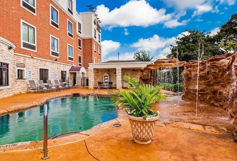 בית מלון כפרי Best Western Premier Crown Chase Inn & Suites