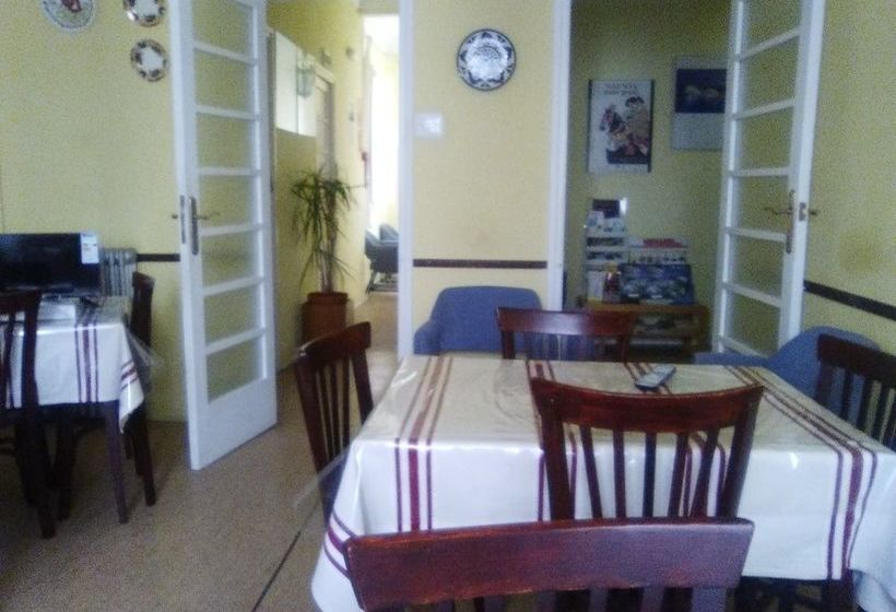 Отель Pensión Moratin