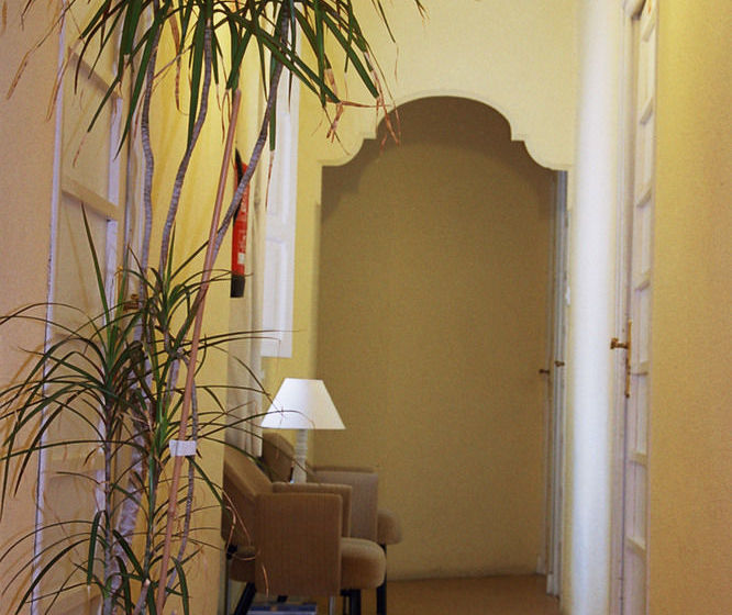 Отель Pensión Moratin