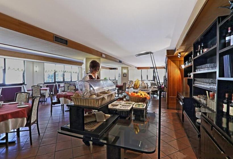 Отель Santa Caterina