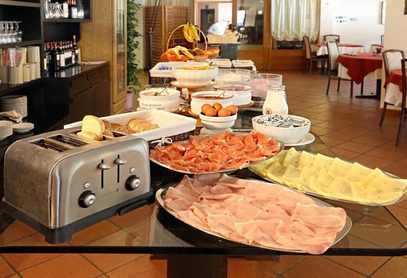 Отель Santa Caterina