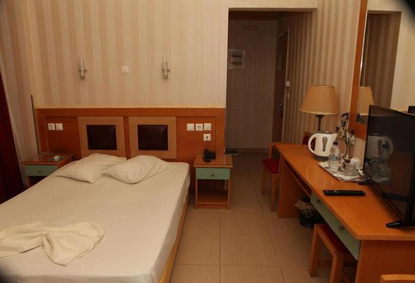 Отель Mantas Seaside Boutique