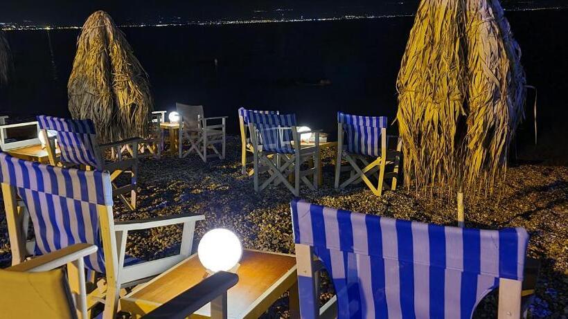 Отель Mantas Seaside Boutique