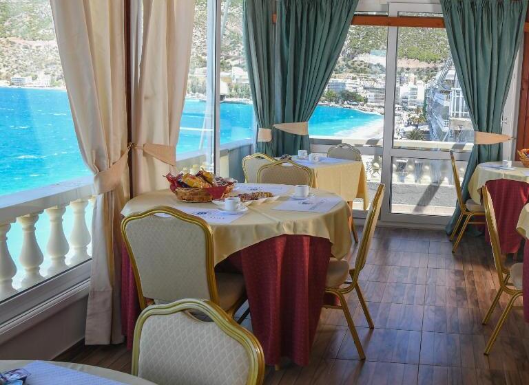 Отель Mantas Seaside Boutique