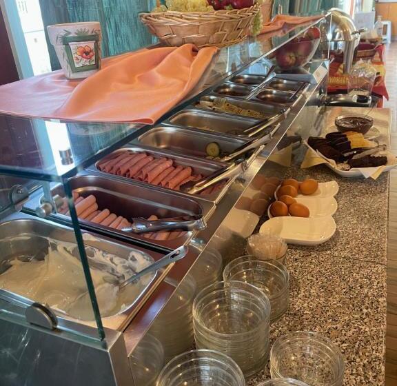 Отель Mantas Seaside Boutique