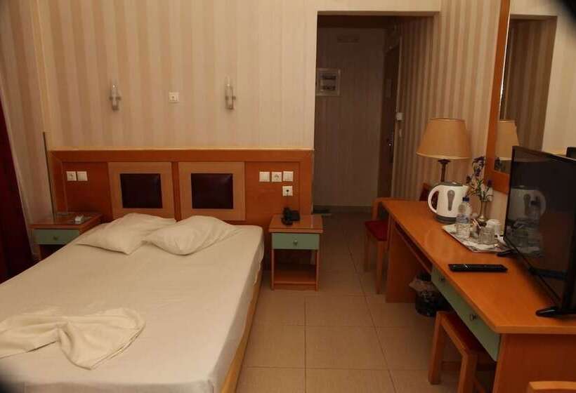 Отель Mantas Seaside Boutique