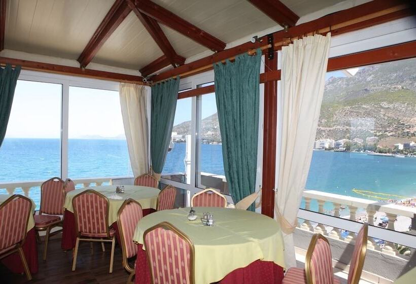 Отель Mantas Seaside Boutique