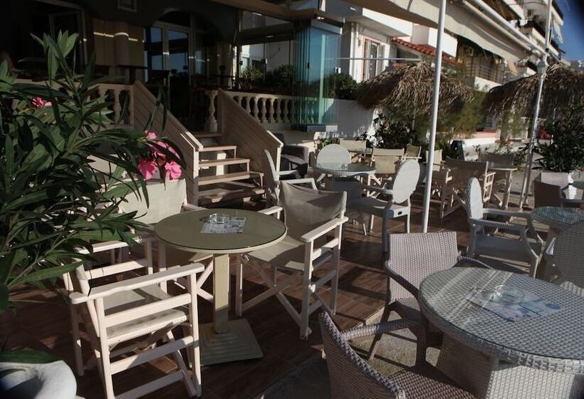 Отель Mantas Seaside Boutique