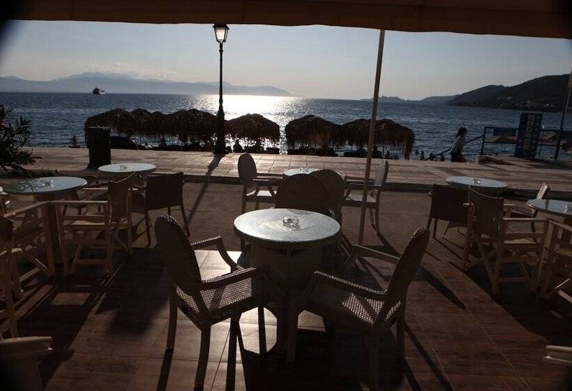 Отель Mantas Seaside Boutique